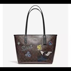 CITY ZIP TOTE SIGNATURE COATED CANVAS COACH F11800